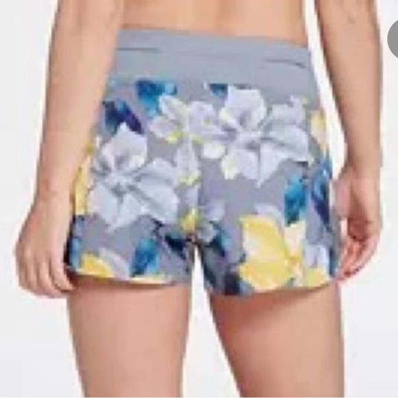 Calia by Carrie Underwood Anywhere Petal Hem Floral Print Running Shorts Size XS - Picture 2 of 7